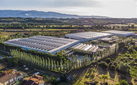 nuovo polo logistico prada novara|Prada, in Valdarno il maxi centro logistico green è vicino al .